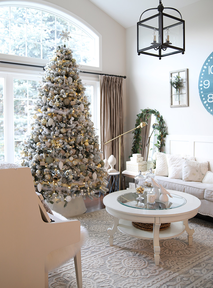 Elegant Gold Christmas Tree Decor - Willow Bloom Home